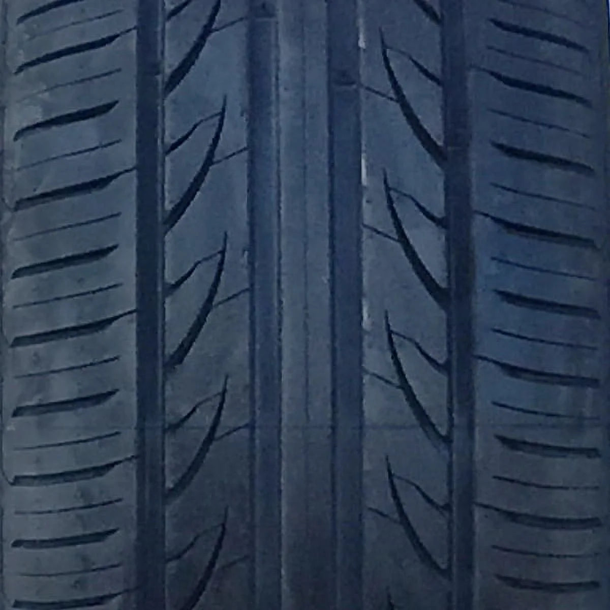 Set of 4 235/40ZR18 95W XL All Season Ultra High Performance Tires Y486305