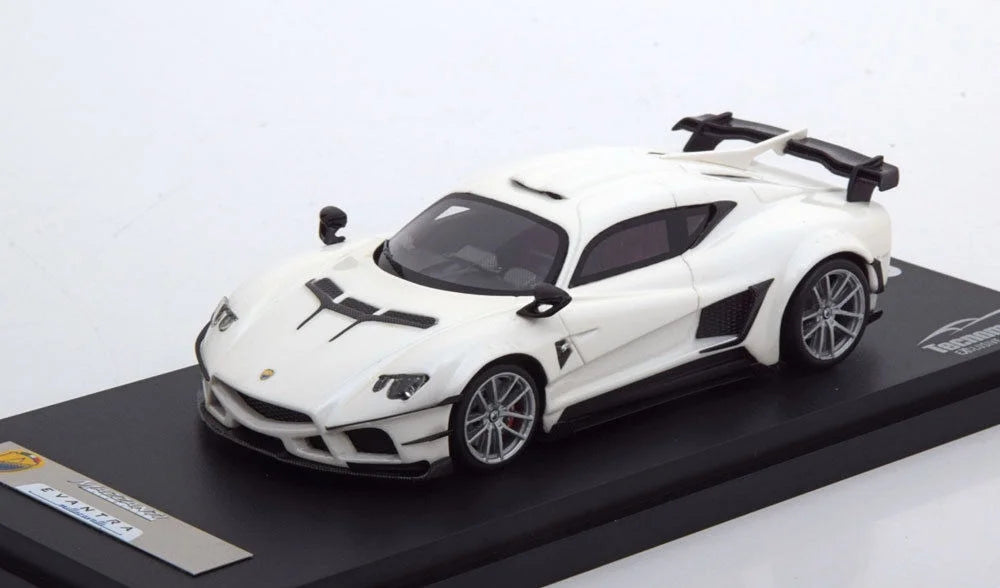 1:43 Scale Pearl White Car Y648