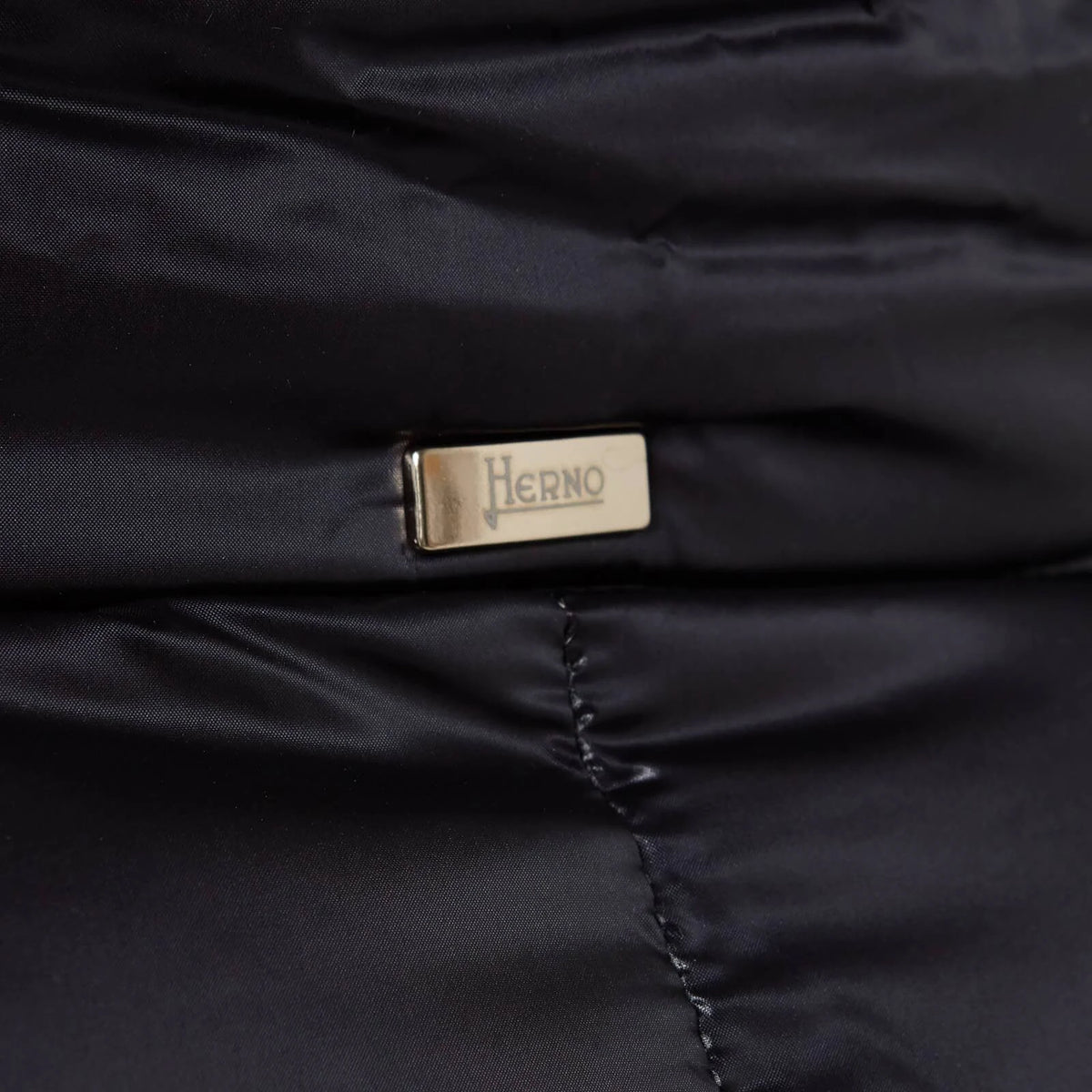 Black Down Coat V7193